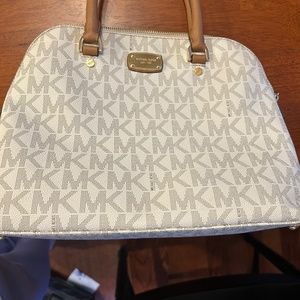 White Michael Kors Purse
